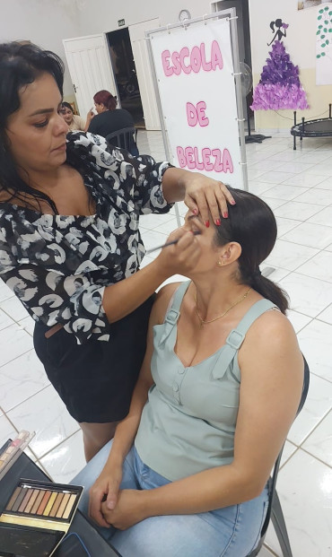 Foto 14: Curso de Automaquiagem