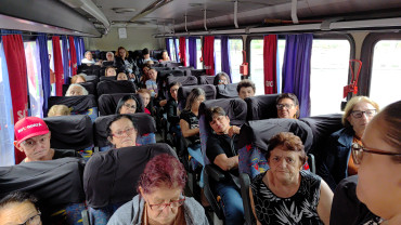 Foto 9: De olho na tela: Grupos do CRAS de Quatá vão ao cinema