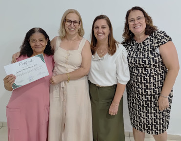 Foto 24: Entrega de certificados marca encerramento de cursos profissionalizantes em Quatá