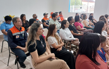 Foto 13: Alunos de Quatá são premiados no 3º Concurso Cultural 