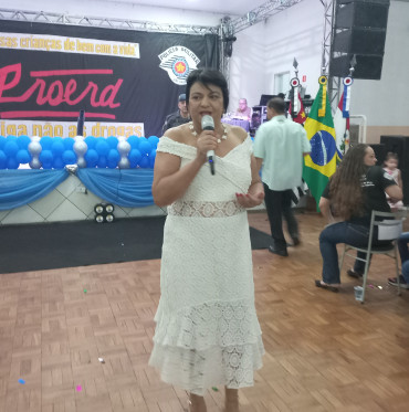 Foto 214: Alunos dos 5º anos de Escolas Municipais recebem certificado do Proerd