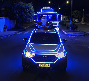 Foto 63: Natal de Luz da G10 Concreto leva carreata natalina às ruas de Quatá