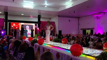 Foto 208: Candidata de Quatá vence Concurso Miss Terceira Idade Regional 2025