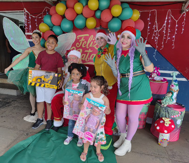 Foto 40: Especial de Natal: entrega de brinquedos
