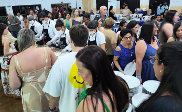 Foto 96: Funcionários Municipais de Quatá são homenageados com festa