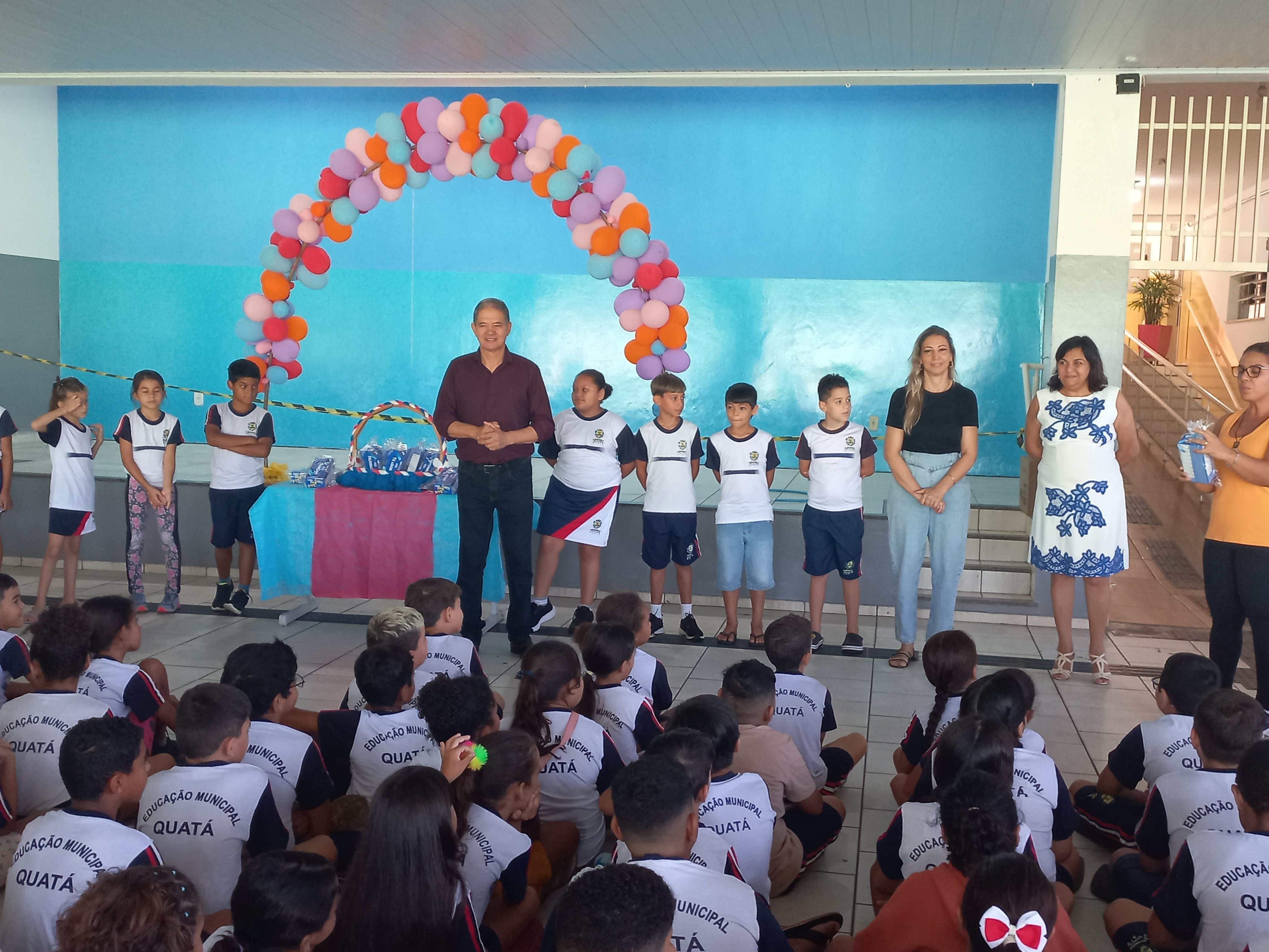 Foto 162: Volta às Aulas em Quatá: Alunos recebem Kit Escolar e Mimo especial