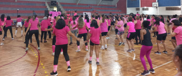 Foto 68: Aulão de Zumba e Ritmos: em especial ao Outubro Rosa!
