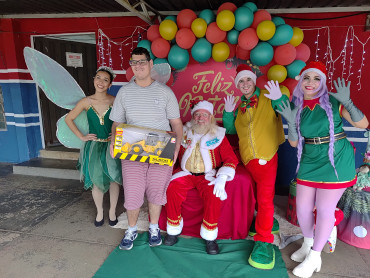 Foto 39: Especial de Natal: entrega de brinquedos