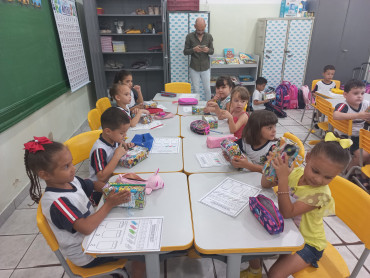 Foto 151: Volta às Aulas em Quatá: Alunos recebem Kit Escolar e Mimo especial