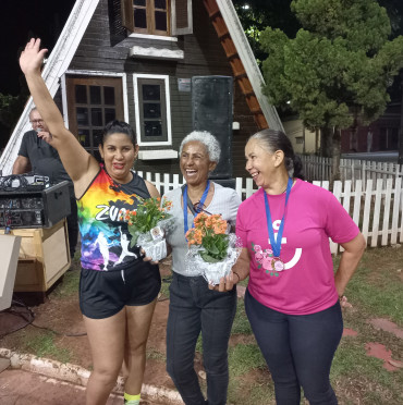 Foto 13: Caminhada e Passeio Ciclístico em prol do Outubro Rosa