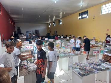 Foto 7: Prestigie a FEIRA DO LIVRO