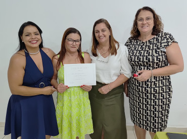Foto 58: Entrega de certificados marca encerramento de cursos profissionalizantes em Quatá