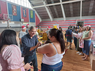Foto 122: Especial de Natal: entrega de brinquedos