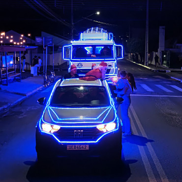 Foto 58: Natal de Luz da G10 Concreto leva carreata natalina às ruas de Quatá