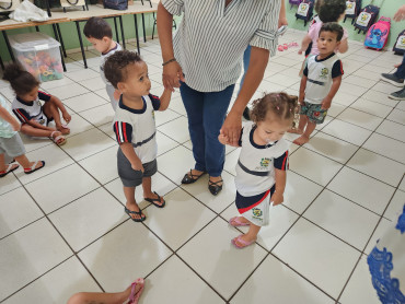 Foto 110: Volta às Aulas em Quatá: Alunos recebem Kit Escolar e Mimo especial
