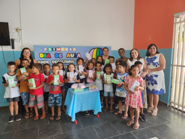 Foto 195: Volta às Aulas em Quatá: Alunos recebem Kit Escolar e Mimo especial