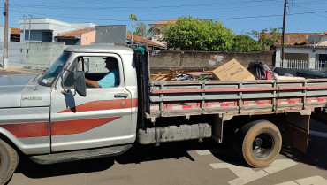 Foto 32: Prefeitura de Quatá realiza mais um arrastão contra a Dengue e Escorpião