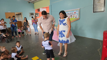 Foto 117: Volta às Aulas em Quatá: Alunos recebem Kit Escolar e Mimo especial