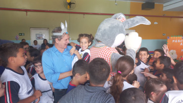 Foto 121: Entrega de Ovos de Páscoa 2025