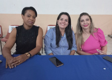 Foto 85: Alunos dos 5º anos de Escolas Municipais recebem certificado do Proerd