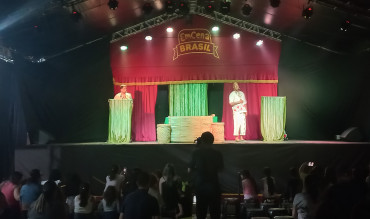 Foto 108: Quatá recebe Palco Móvel Emcena Brasil Edição Certame