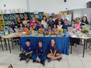 Foto 25: Entrega de Livros de Literatura