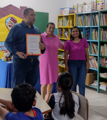 Foto 15: Escritor Vicentônio Silva visita Escolas de Quatá