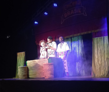 Foto 115: Quatá recebe Palco Móvel Emcena Brasil Edição Certame