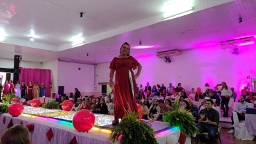 Foto 186: Candidata de Quatá vence Concurso Miss Terceira Idade Regional 2025