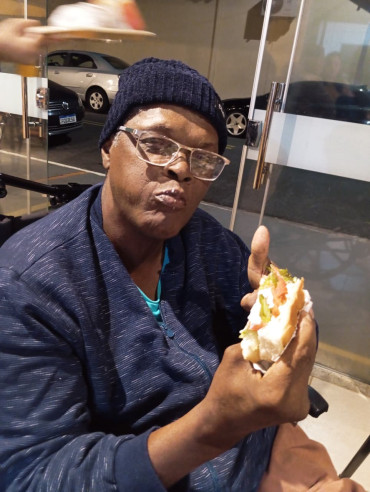 Foto 14: Residência Terapêutica comemora com os aniversariantes do mês de Outubro