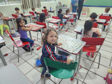 Foto 30: Volta às Aulas em Quatá: Alunos recebem Kit Escolar e Mimo especial