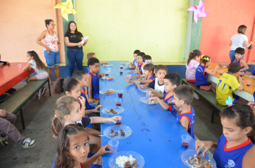 Foto 158: Churrasco marca as comemorações alusivas ao Dia das Crianças