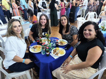 Foto 143: Funcionários Municipais de Quatá são homenageados com festa