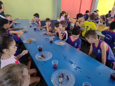 Foto 8: Churrasco marca as comemorações alusivas ao Dia das Crianças