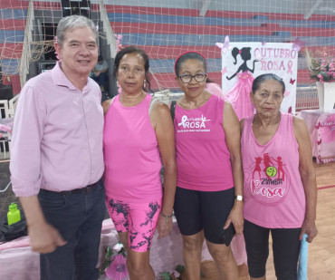 Foto 11: Aulão de Zumba e Ritmos: em especial ao Outubro Rosa!