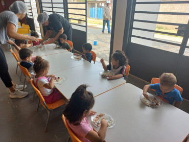 Foto 81: Churrasco marca as comemorações alusivas ao Dia das Crianças