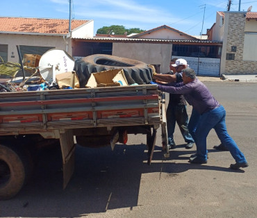 Foto 58: Prefeitura de Quatá realiza mais um arrastão contra a Dengue e Escorpião