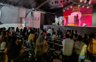Foto 26: Quatá recebe Palco Móvel Emcena Brasil Edição Certame
