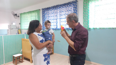 Foto 131: Volta às Aulas em Quatá: Alunos recebem Kit Escolar e Mimo especial