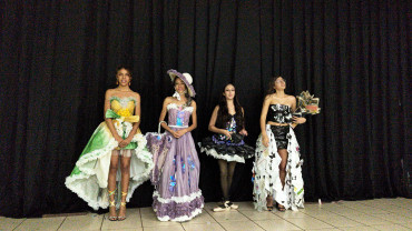 Foto 57: Moda e consciência ambiental é destaque em desfile da Etec