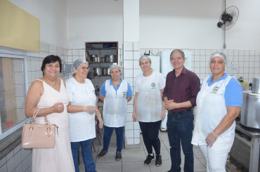 Foto 210: Churrasco marca as comemorações alusivas ao Dia das Crianças