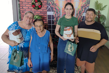 Foto 40: Em clima de Natal, Residência Terapêutica participa de confraternização