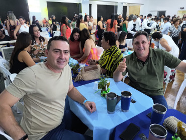 Foto 116: Funcionários Municipais de Quatá são homenageados com festa