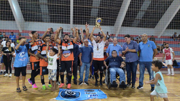Notícia Villa F.C vence nos pênaltis a final do Campeonato de Férias e conquista o título de campeã da competição