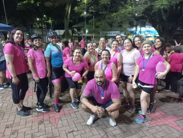 Foto 56: Caminhada e Passeio Ciclístico em prol do Outubro Rosa
