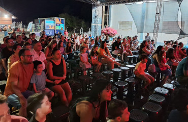 Foto 32: Quatá recebe Palco Móvel Emcena Brasil Edição Certame