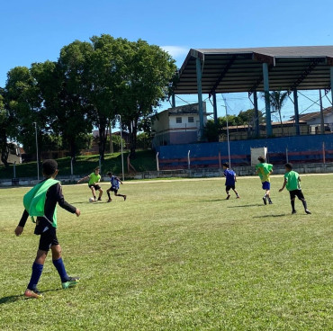 Foto 30: Avaliação do Sfera Futebol Clube reúne atletas de Quatá
