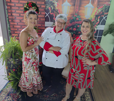 Foto 12: Em clima de Natal, Residência Terapêutica participa de confraternização