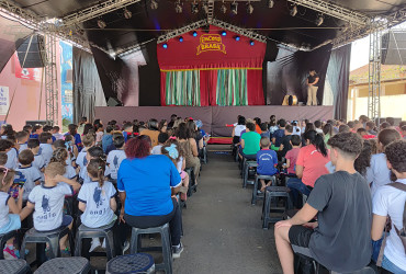 Foto 126: Quatá recebe Palco Móvel Emcena Brasil Edição Certame