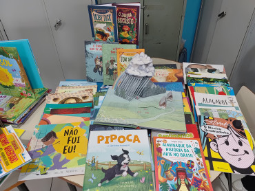 Foto 37: Entrega de Livros de Literatura